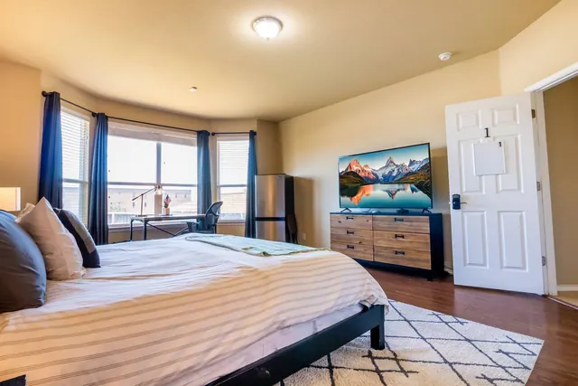 Crashpad · Room 1 in Converse, photo 6