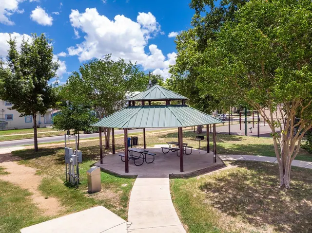 Collins Garden Studio 1B in San Antonio, photo 17